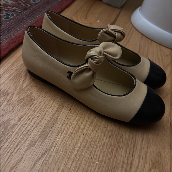 CHANEL Women's Black and Tan Beige Bow Mary Jane Flats - Picture 2 of 5